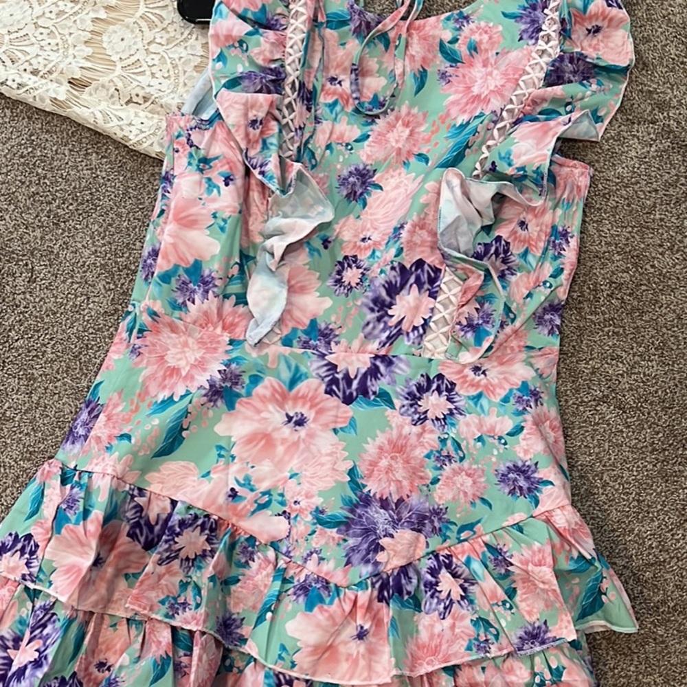 Women Backless Ruffle Dress - Picture 5 of 5